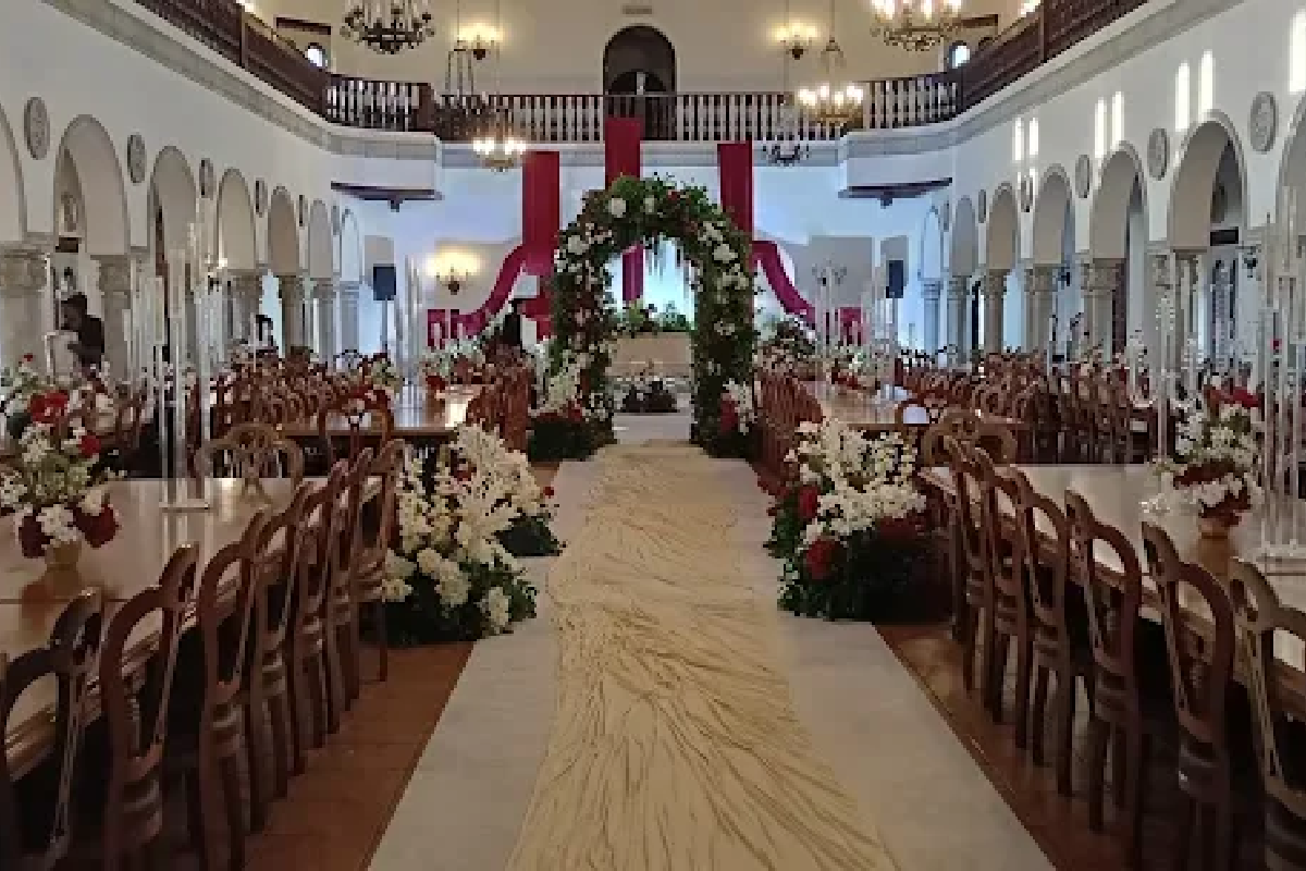 Perincian Busana Pengantin 6